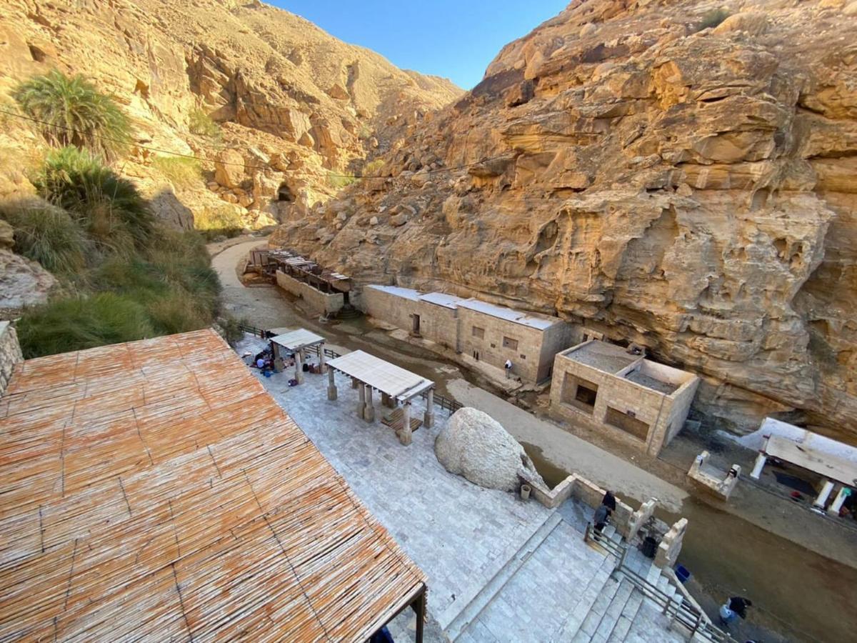Afra Hot Springs Chalets At-Tafilah Exterior photo