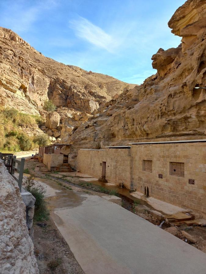 Afra Hot Springs Chalets At-Tafilah Exterior photo