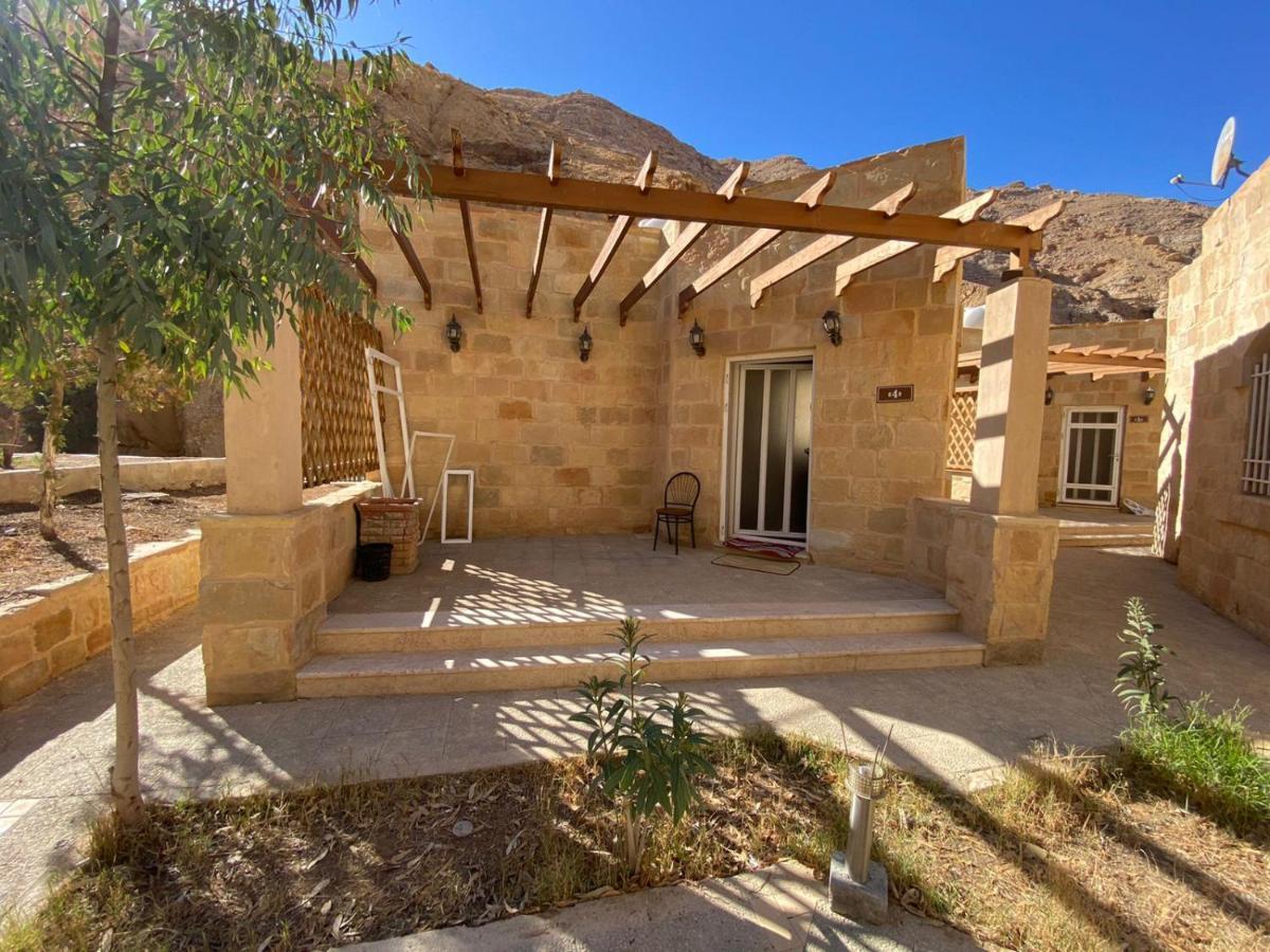 Afra Hot Springs Chalets At-Tafilah Exterior photo