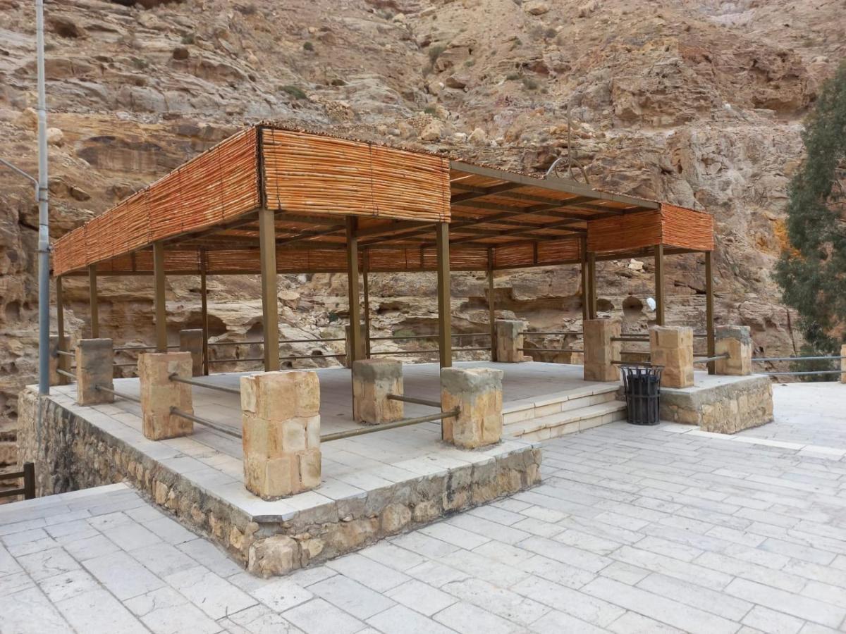 Afra Hot Springs Chalets At-Tafilah Exterior photo